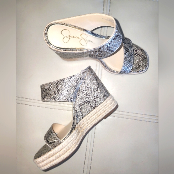 Jessica Simpson Saphita wedge slip-on heels,  sz 8.5 - Picture 2 of 7